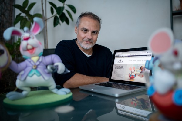 Un empresario valenciano abre una tienda 'online' de ninots de falla