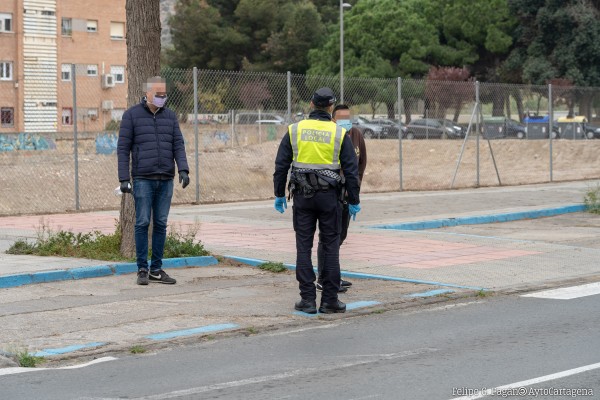 Cartagena estudia desplegar más efectivos policiales por la noche para frenar al virus