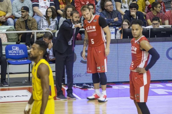 Sito Alonso, entrenador del UCAM CB, espera al 