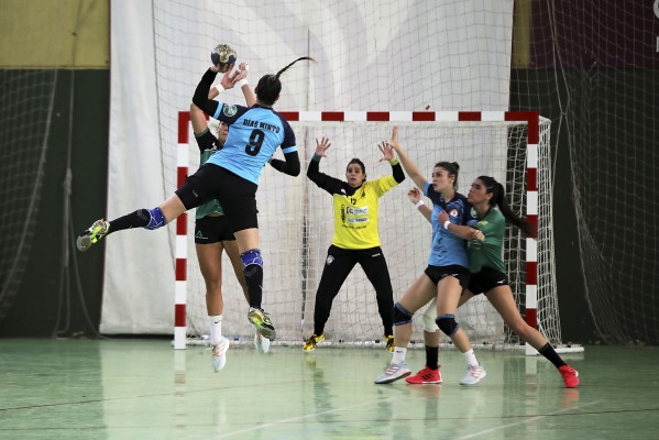 El BM Morvedre consigue su primera victoria en Córdoba (25-28)
