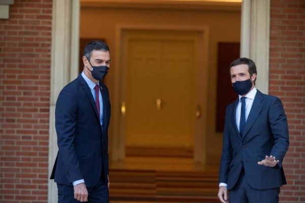 Sanchez llama a Casado para que el PP apoye en el Congreso el estado de alarma

