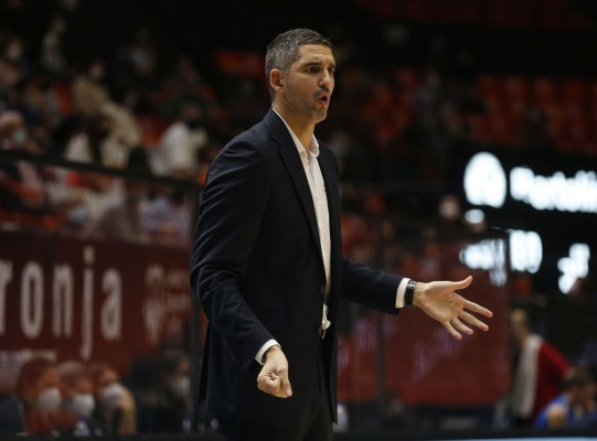 Rubén Burgos: 