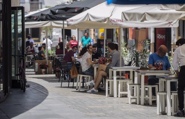 Hostemur prevé la pérdida de más de 12.000 empleos por el toque de queda y pide adelantar la hora de la cena