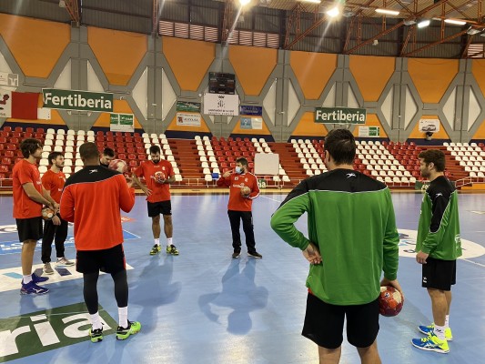 El Fertiberia Puerto de Sagunto vuelve a los entrenamientos tras cumplir con la cuarentena
