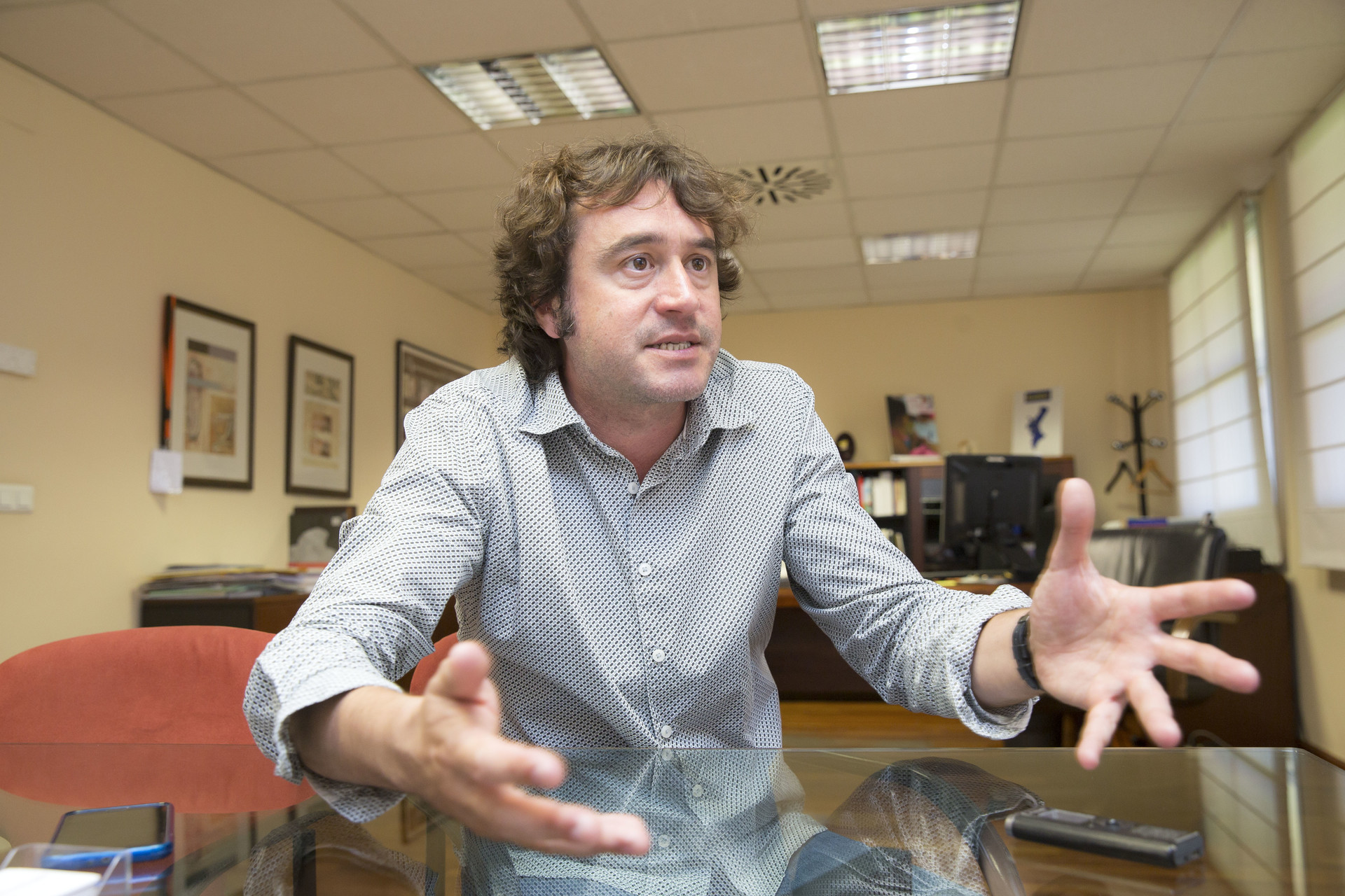 Rubén Trenzano se sentará en el banquillo: ¿Todo por firmar una carta?