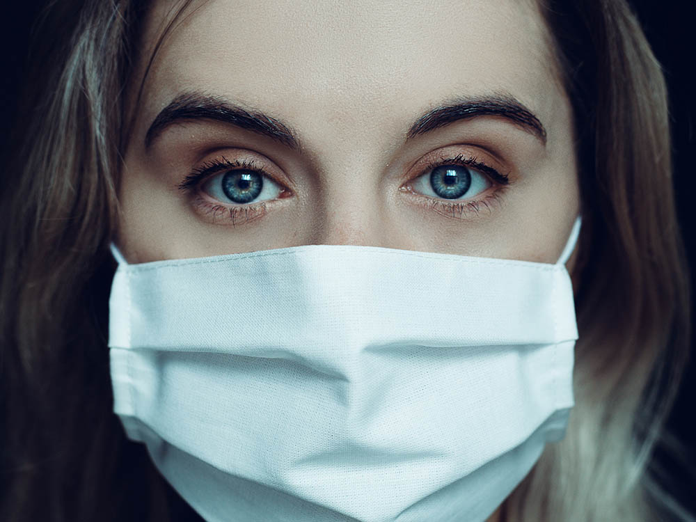 Las personas con mascarillas parecen más guapas, según la Universidad de Pensilvania
