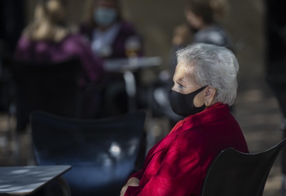 Sanidad notifica 19.851 nuevos casos en España, 8.293 en 24 horas, y 231 muertes más