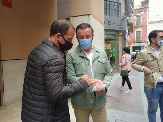 La rebaja fiscal que plantea el PP en Elche quedará en agua de borrajas: no 'toca' en este pleno y el bipartito la rechaza