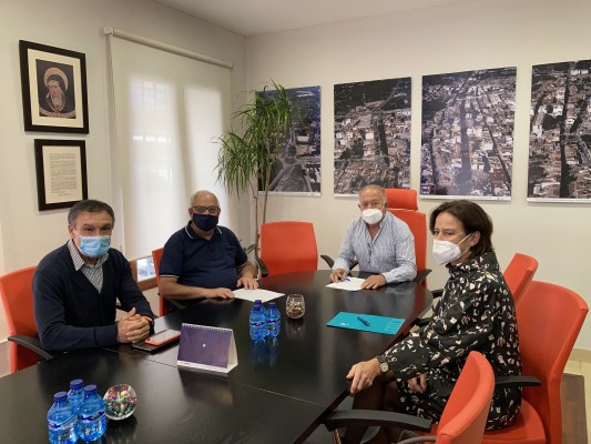 Mutxamel y la Asociación de Comerciantes firman un convenio para fomentar el comercio local