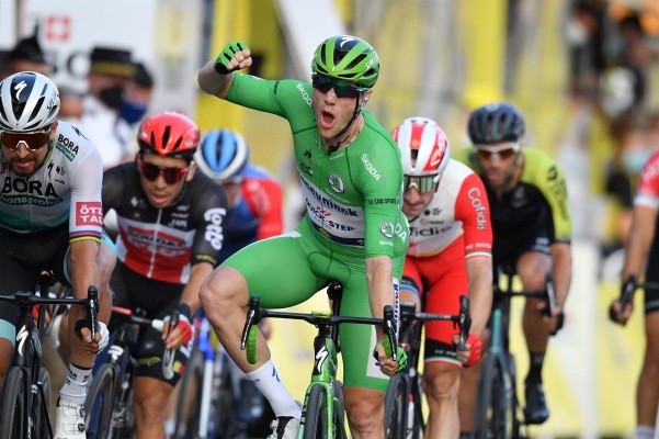  Sam Bennett triunfa en el primer sprint en Ejea de los Caballeros