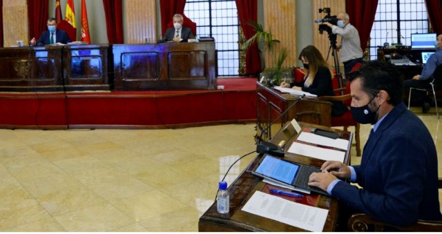 Ballesta y Gómez sellan su reconciliación al aprobar de la mano el Presupuesto de Murcia 