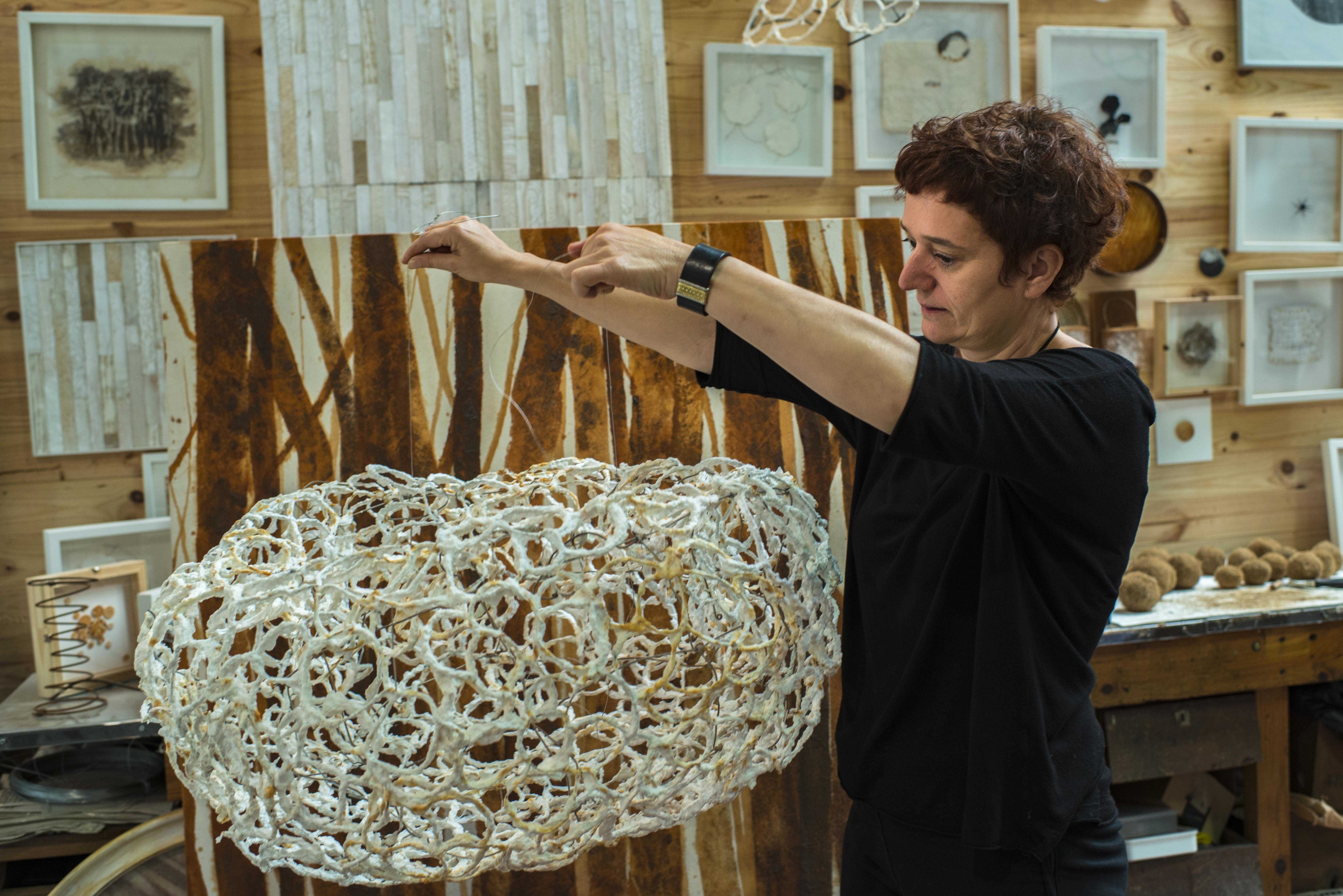 El no-festival intercultural de Russafa engalana sus balcones con reivindicaciones y crítica social