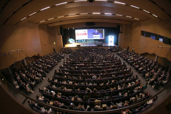'Hoy es Marketing' debate sobre el comportamiento del consumidor, la evolución digital y el marketing social