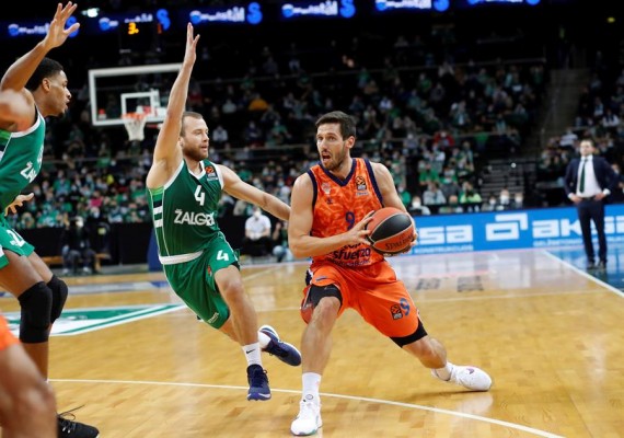 Valencia Basket brilla en el tercer cuarto para dar forma al triunfo en Kaunas