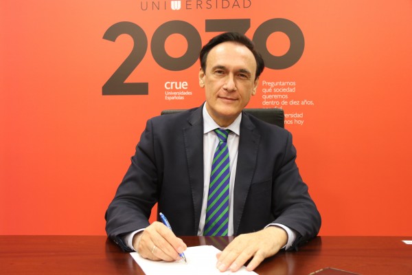 CRUE propone impulsar la mención de graduado dual y máster dual para la Universidad 2030 