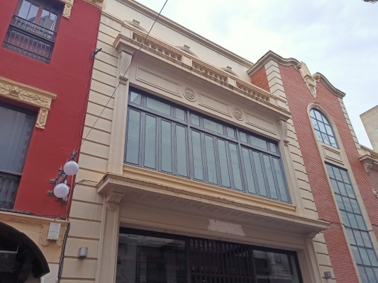 Inditex ya estudia una oferta vinculante de un inversor privado por el Zara del centro de Elche 