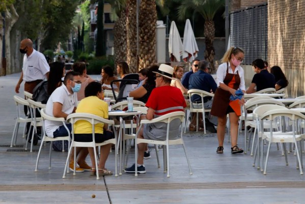 Los hosteleros temen un nuevo cierre total y piden 