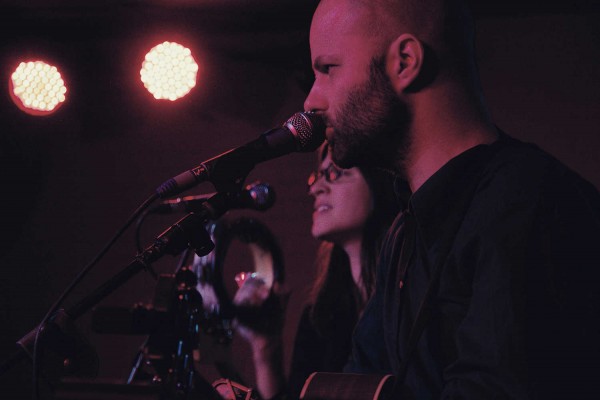 Sempere presenta su primer LP en solitario y título homónimo, una crónica romántica de la juventud 