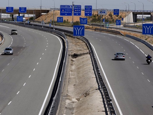 Los sindicatos convocan una huelga en la empresa pública que gestiona las autopistas rescatadas