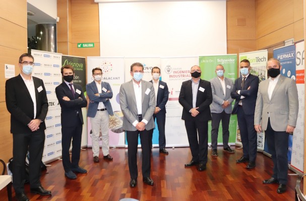 La pandemia acelera la reconversión de la industria valenciana
