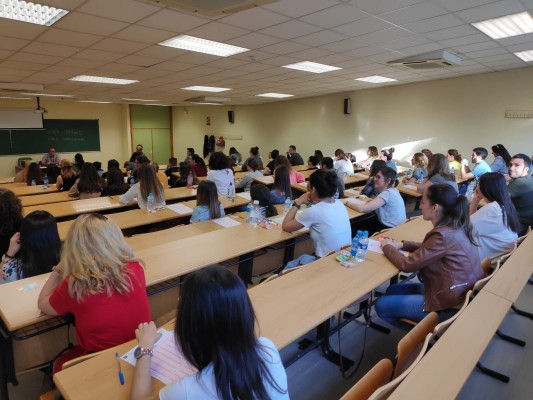 Nuevas oposiciones para enfermería, trabajo social, fisioterapia y orientación laboral en la Región
