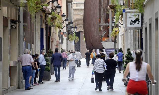 La covid no da ni un respiro a la Región: tres nuevas muertes y otra vez cerca de los 700 positivos 