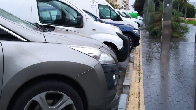 Los vecinos de Cartagena abandonan casi medio centenar de coches en la calle, un servicio que cuesta al Ayuntamiento 120.000 euros al año 