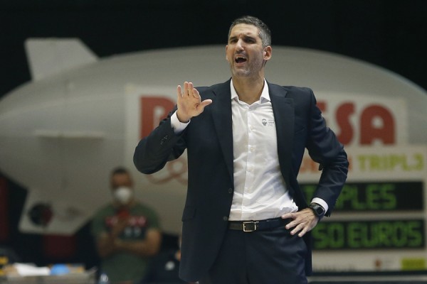 Rubén Burgos: 