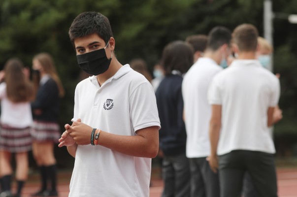 Sigue el goteo en los colegios de la Región: 12 nuevos positivos