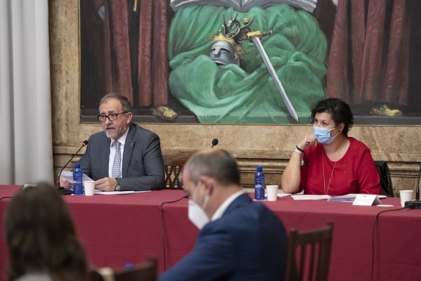 El clima de consenso de la Diputación se contagia de los 'malos rollos' en la política nacional