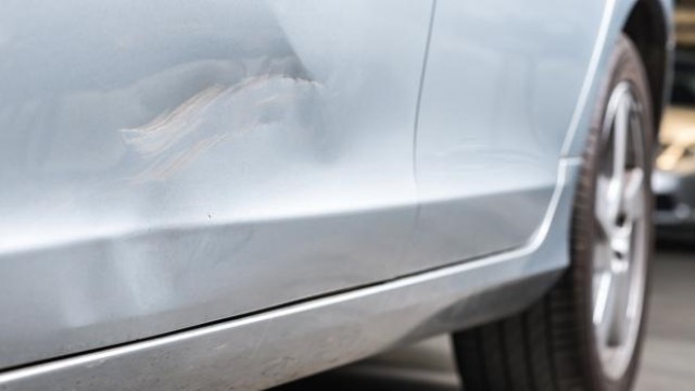 Los coches grises, los que más pasaron por el taller de chapa y pintura en el último año