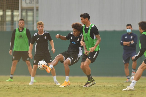 Uri, Cordero y Simón Moreno, descartados del Cartagena para Almería