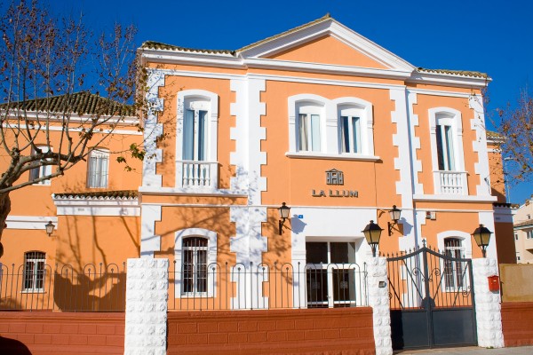 Estabilizan un brote que afecta al 80% de los usuarios de la residencia La Lum de Carlet