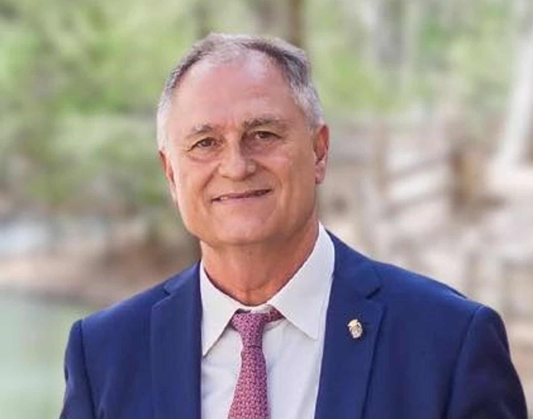 El alcalde de Llíria, ingresado por una neumonía derivada del virus