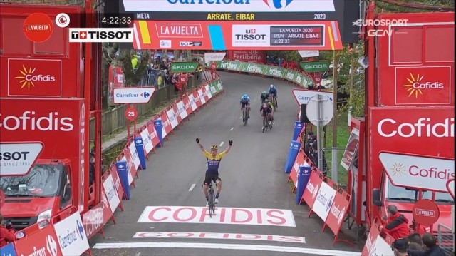 Roglic manda en Arrate y sigue de rojo un año después
