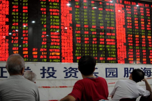 La desaceleración económica de China lleva a Moody's a rebajarle el 'rating'