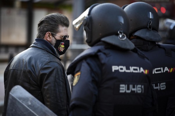 La Generalitat sancionará a los que exhibieron banderas franquistas en Benimaclet