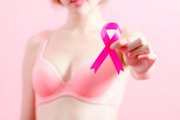 Hefame promueve una campaña para recaudar fondos para la lucha contra el cáncer de mama