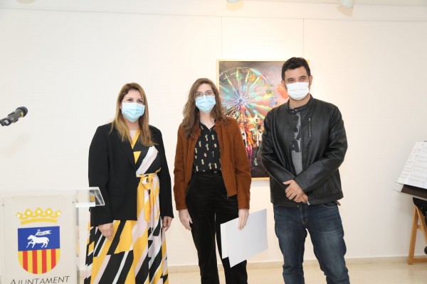 Sandra Valls, ganadora del 53 certamen Nacional de Pintura Vila de Sant Joan d'Alacant