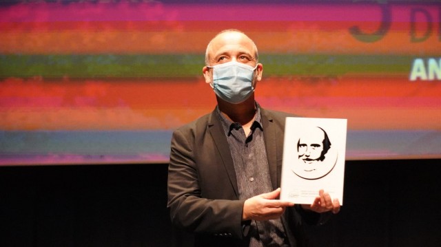 Javier Gutiérrez recibe el premio especial del V Festival Antonio Ferrandis
