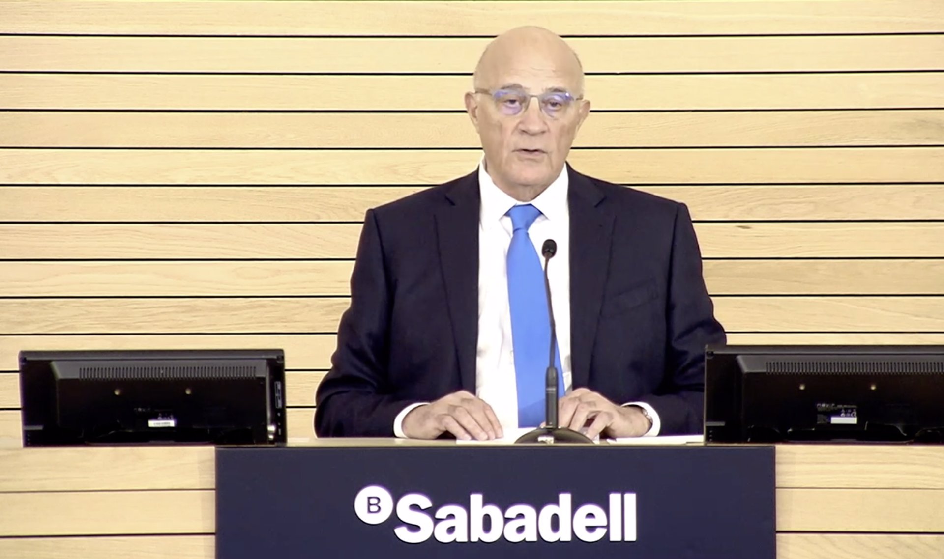 Banco Sabadell no tomará parte en una posible operación corporativa hasta bien entrado 2021