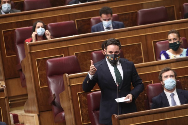 Vox busca desbancar al PP como líder de la oposición con su moción de censura