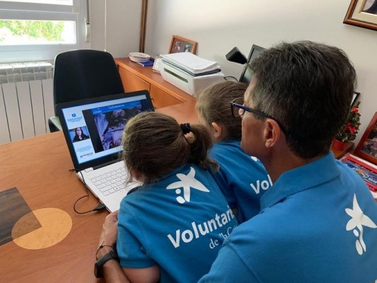 CaixaBank activa su primera Semana Social digital, con cerca de 200 actividades de voluntariado