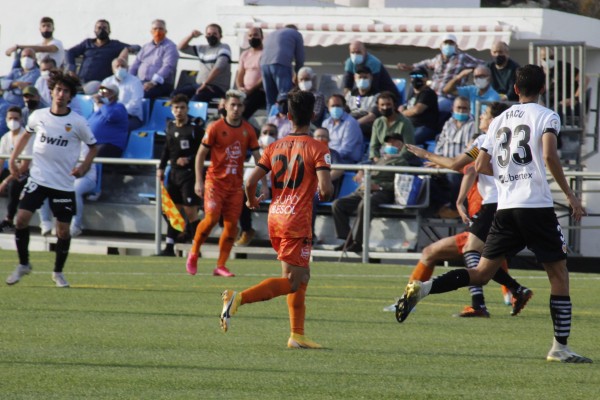 El Mestalla de Óscar Fernández empata en su estreno ante el debutante Atzeneta de Albelda 