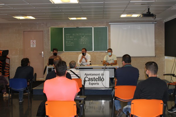 Castelló recomienda los partidos amateur a puerta cerrada pero abre por fin una vía para el público