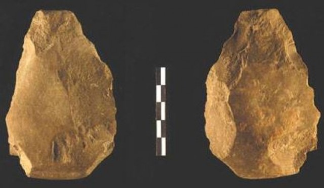 El hacha de mano encontrada en la Cueva Negra de Caravaca podría ser la más antigua de Europa