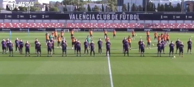 Un minuto de silencio para recordar a Españeta en Paterna
