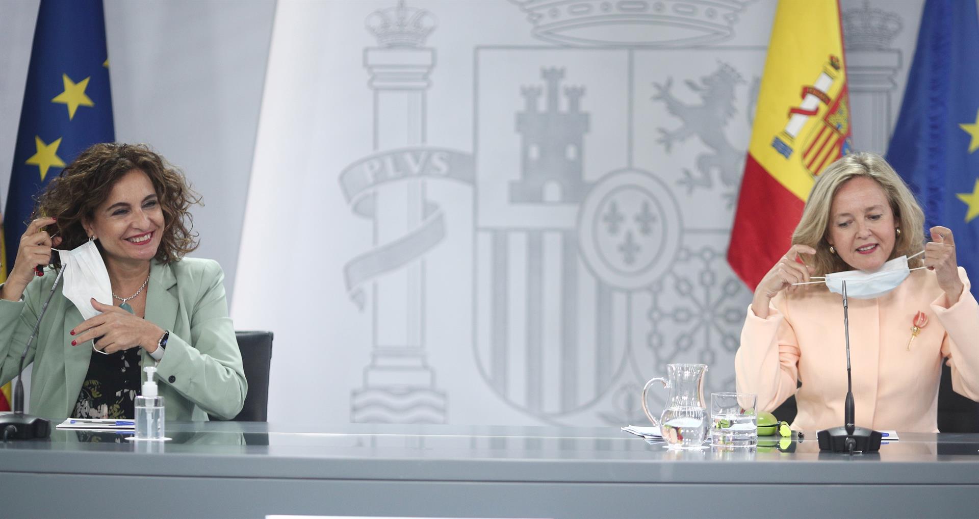 María Jesús Montero y Nadia Calviño. EUROPA PRESS/E. Parra. POOL - 