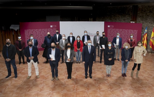 Martí reúne a alcaldes del Baix Maestrat y destaca los 4,2 millones invertidos este año en la comarca