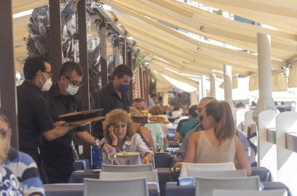 El confinamiento de Madrid deja a la Región sin 14.000 de sus más fieles turistas